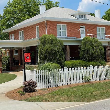 Gillen House Bed And Breakfast Maxeys Экстерьер фото