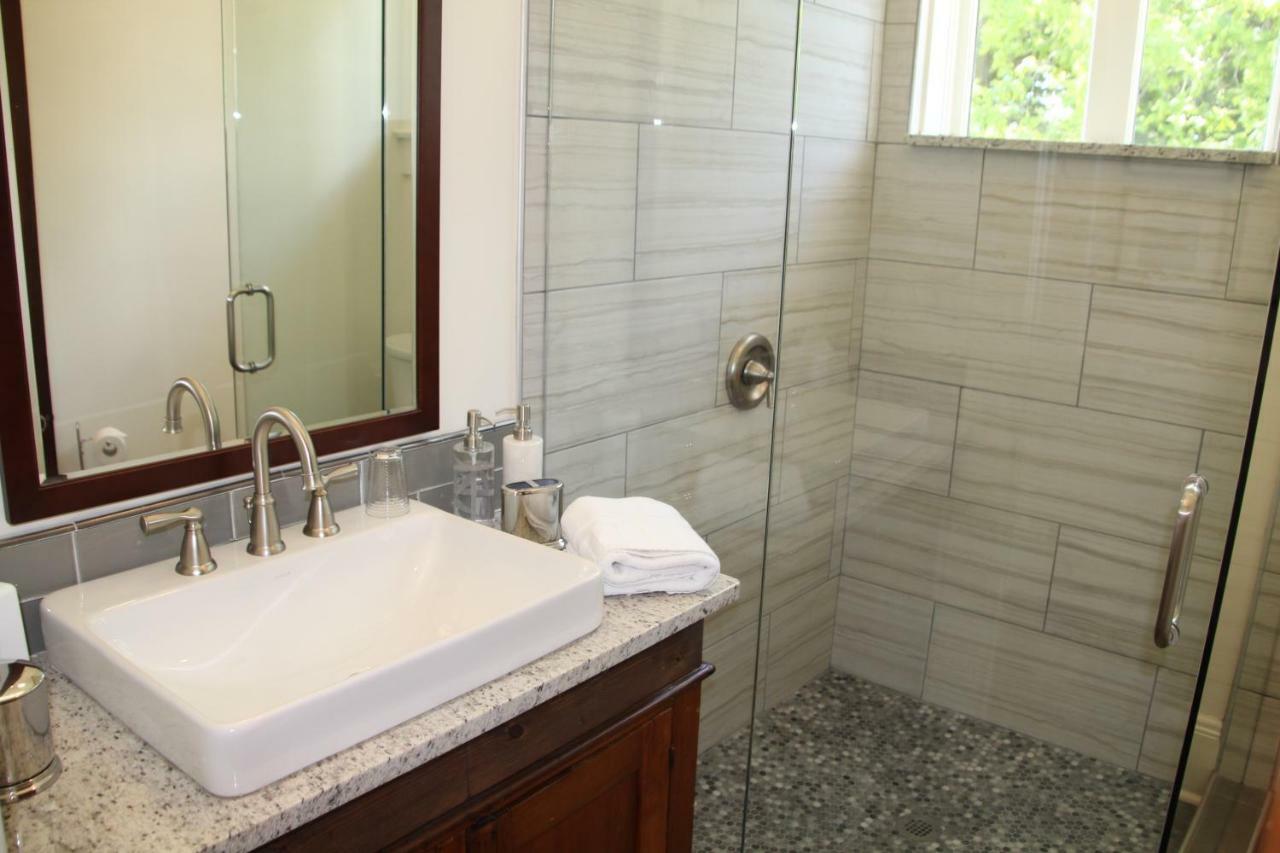 Gillen House Bed And Breakfast Maxeys Экстерьер фото